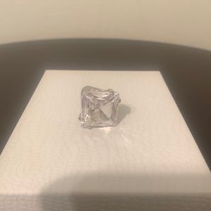 Pre-loved costume jewelry ring!